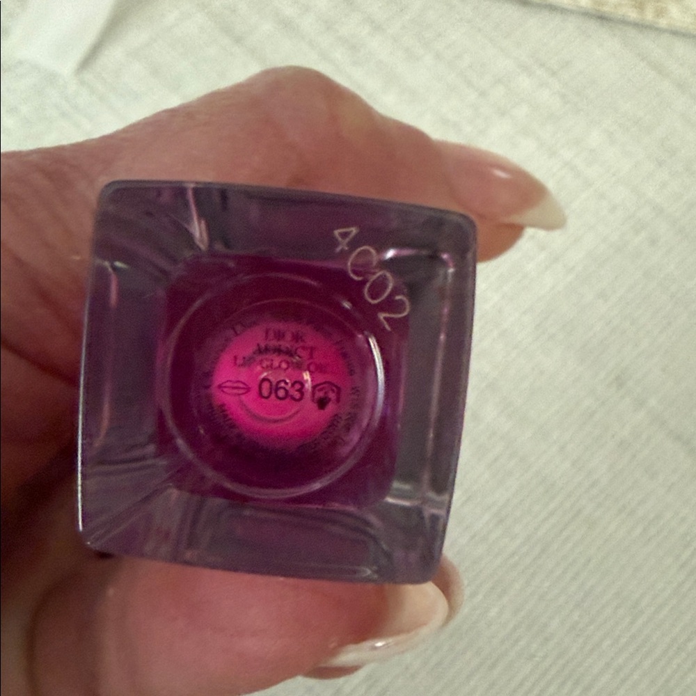 NWT Dior Gift Bag & Dior Addict Lip Glow Oil 063 Gold and White Bag with ribbon - Picture 4 of 6
